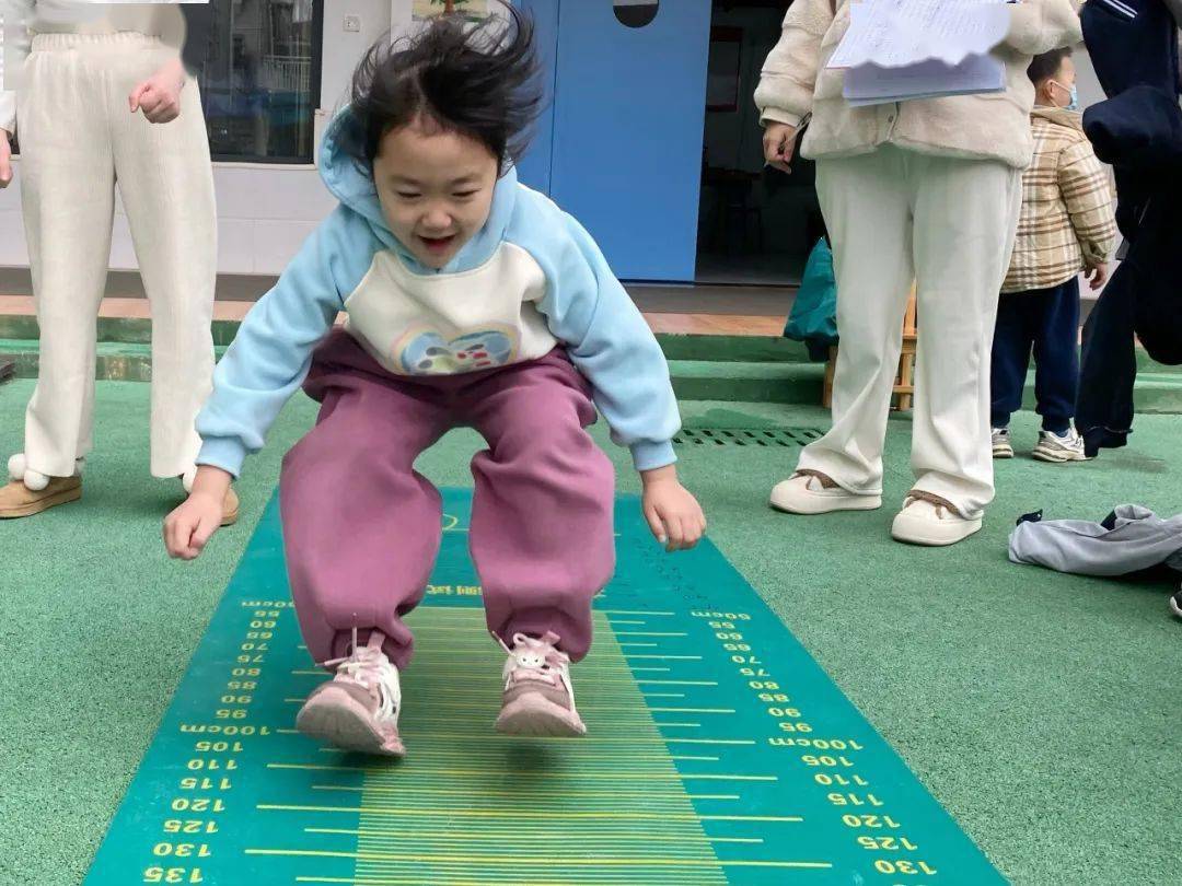 第二幼儿园开展期末体质测试(图2)