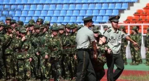 全军覆没羞愧无比我们正在被自己打败！（发人深省）(图2)