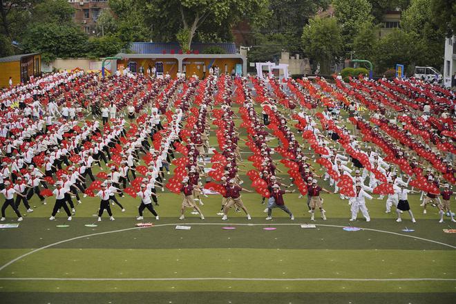 每天运动一小时这所小学学生肥胖率下降13%(图2)