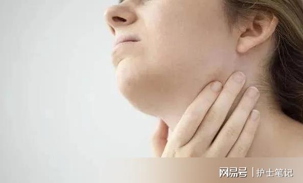 中老年男人的眉毛变长一般意味着什么？医生：原因要内心有数(图2)