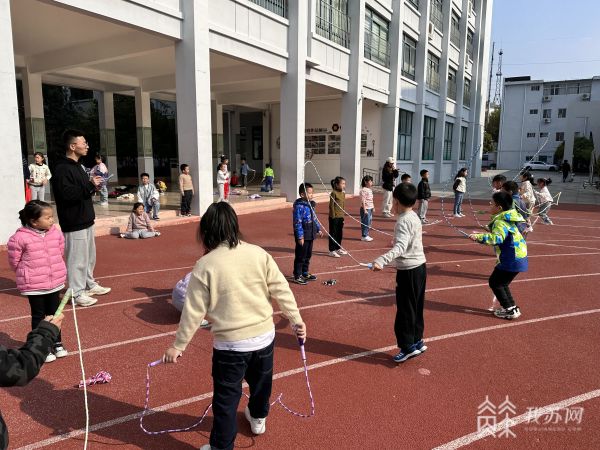 江苏各地学生体质监测陆续启动鼓励学生“动起来”(图5)