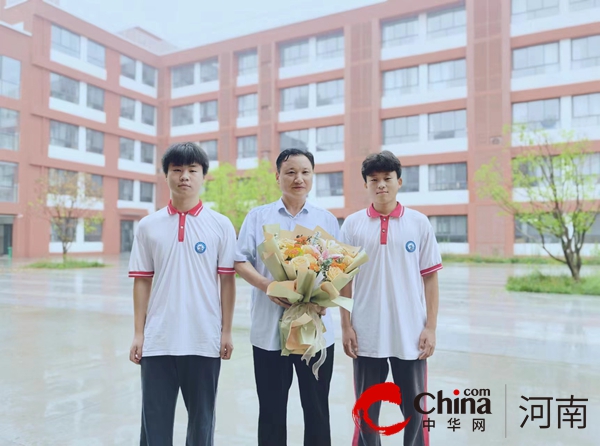 鲲鹏展翅翔天地弦歌不绝奏华章——热烈祝贺驻马店市第十中学教育集团学生王雨泽、朱紫扬分别考入省实验中学空军航空实验班和郑州九中海军航空班(图2)