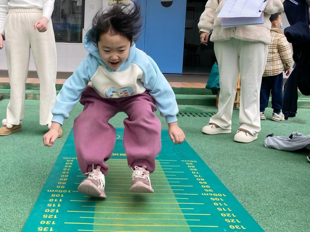【幼儿教育】华容县第二幼儿园开展体质测试活动(图1)