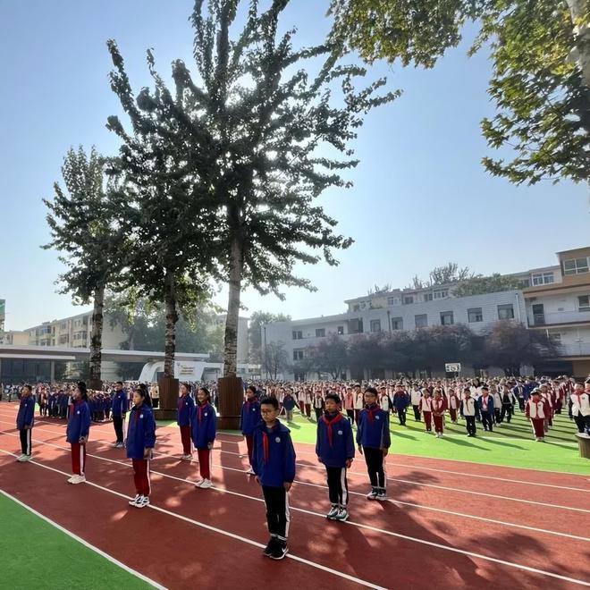 西飞二小“名校+”教育集团召开第六届体质健康测试达标运动会(图2)