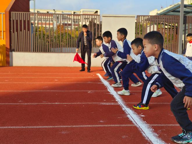 西安市阎良区第二实验小学举行2023年学生体质健康测试运动会(图1)