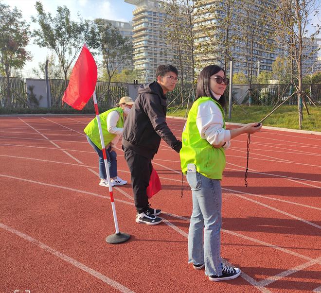 西安市阎良区第二实验小学举行2023年学生体质健康测试运动会(图2)