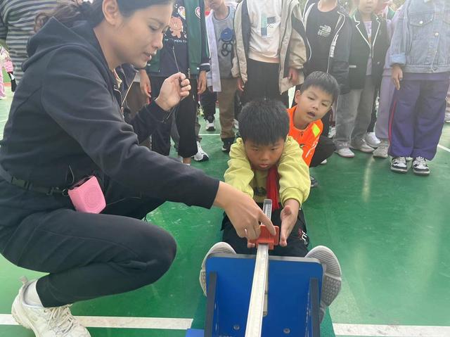 郑州高新区莲花街小学测试学生体质健康情况(图3)