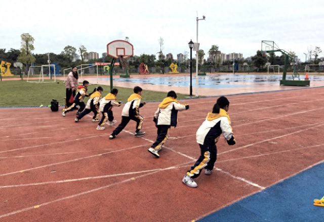 宜宾市南溪区福临小学校组织开展学生体质健康检测(图1)