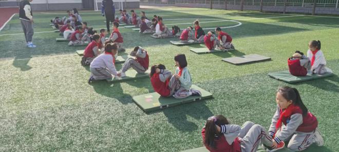 包头市青山区先锋道小学——科学体测促成长身心健康赴未来(图4)