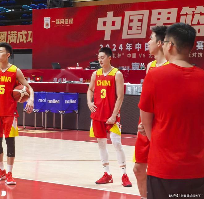 赵继伟让位胡明轩成为中国男篮队长对阵尤文图特胡明轩立威之战(图1)