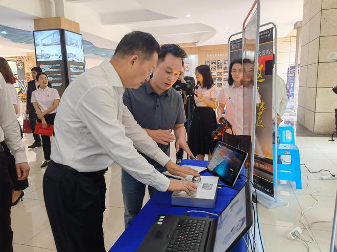 邓刘科技触电体验仪：重塑安全教育新体验(图3)