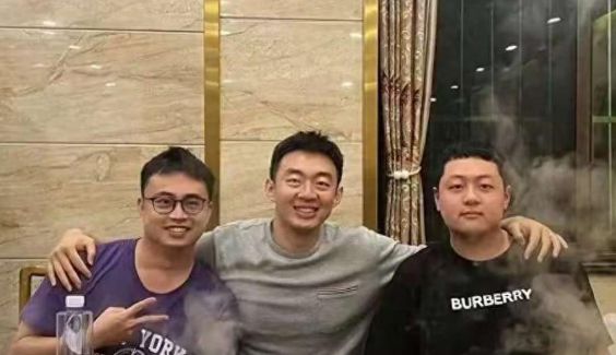广东水货外援转正龙狮总经理遭挖角！深圳1签1裁青岛更换主场(图2)