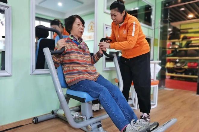 这里新开一间专属老年人的“智慧健身房”!(图1)