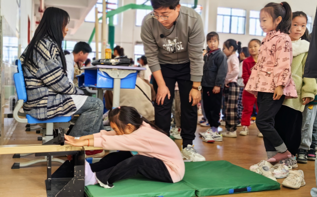 庐江县盛桥镇：开展体质测试为学生健康保驾护航(图2)