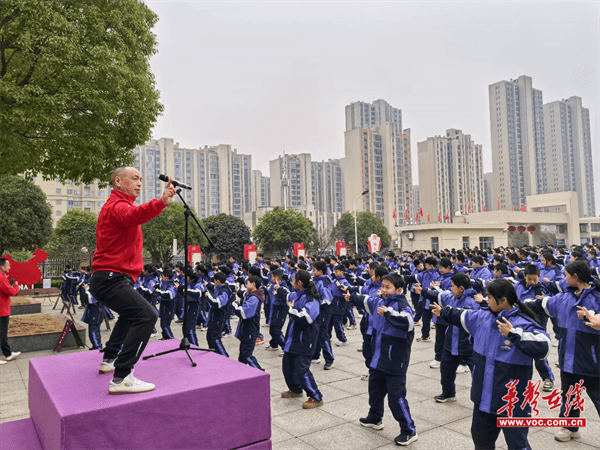 临澧县丁玲学校：分层赋能强体魄智慧体育育新人(图1)