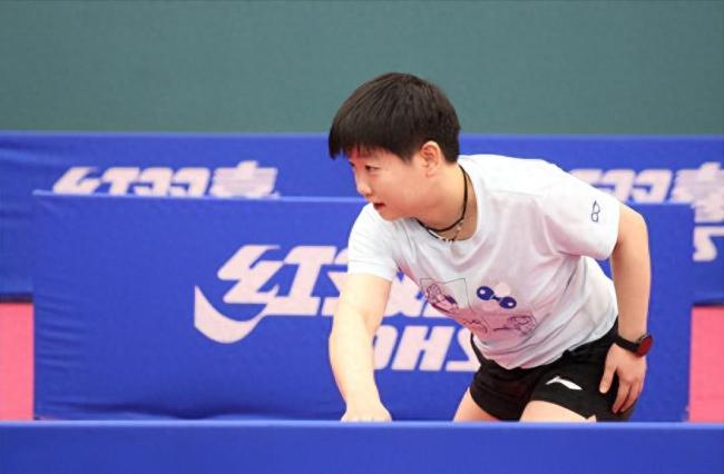 樊振东全运会体测过程中笑容不断呆萌表情引人喜爱(图1)