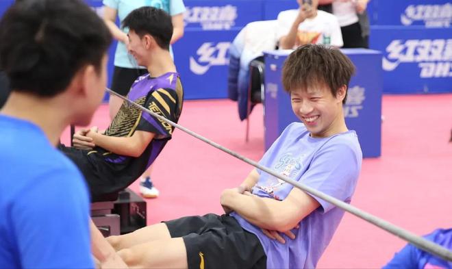 刘国梁该高兴了！女乒新版孙颖莎仅16岁复制张本美和神迹(图2)