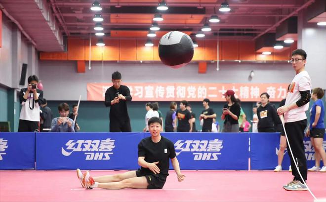 刘国梁该高兴了！女乒新版孙颖莎仅16岁复制张本美和神迹(图17)