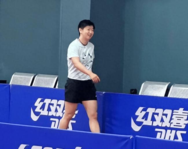 国乒体测：王曼昱心情大好夺冠喜悦溢于言表(图1)
