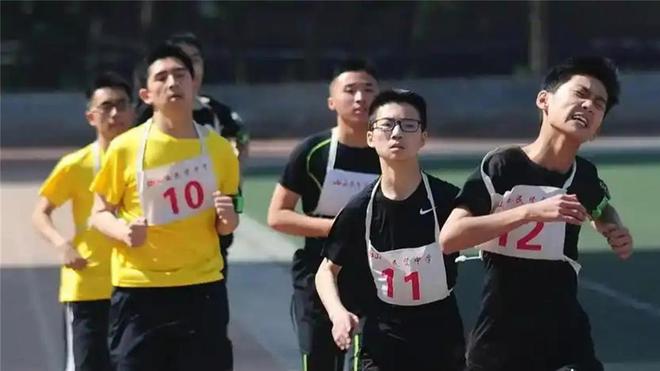 中南大学生呼吁取消3000米测试学生体质与体测如何平衡(图1)