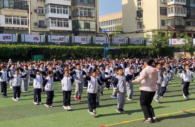 烟台潇翔小学2025年春季体质达标运动会圆满举行(图2)