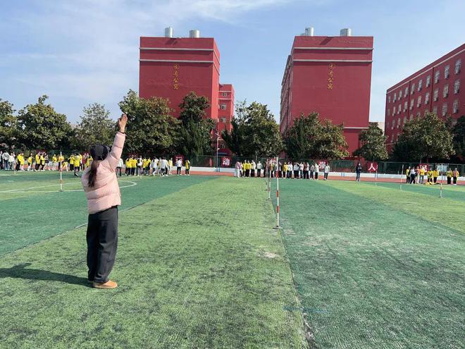 以测促练全力备考潢川县行知中学举行九年级体育中考模拟测试(图3)
